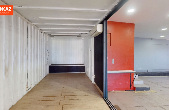 Location Local commercial 120m² 1 pièce Saint-Pierre