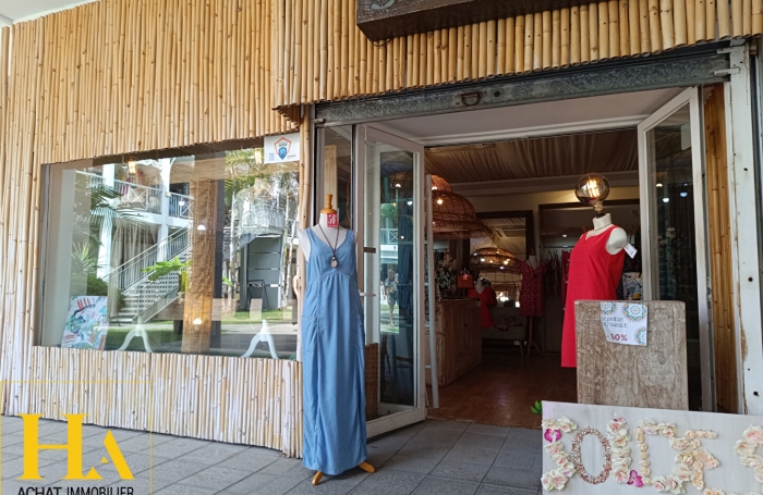 Vente Local professionnel 66.5m² Saint Gilles les Bains