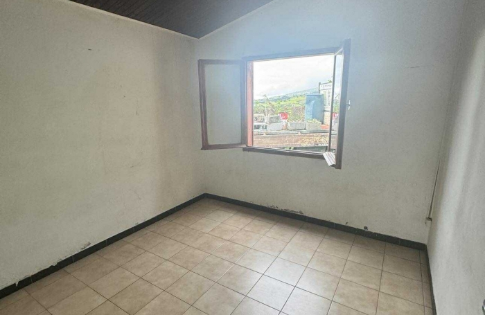 VILLA T3 AVEC TRAVAUX - ST LOUIS GOL LES HAUTS