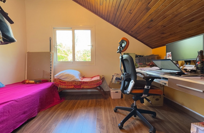 Vente Maison 150.06m&sup2; 5 pi&egrave;ces Sainte Clotilde