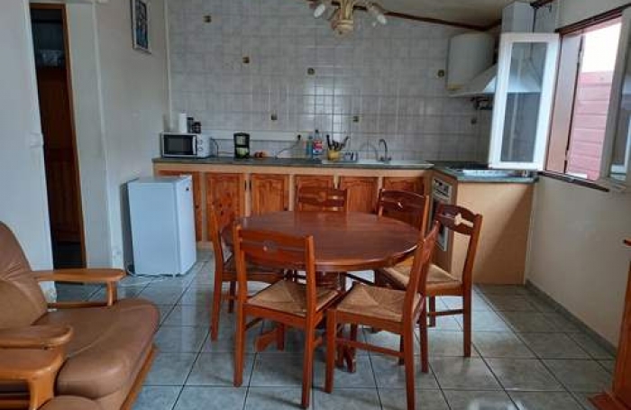 Petite villa T2 meublée centre de Sainte-Clotilde