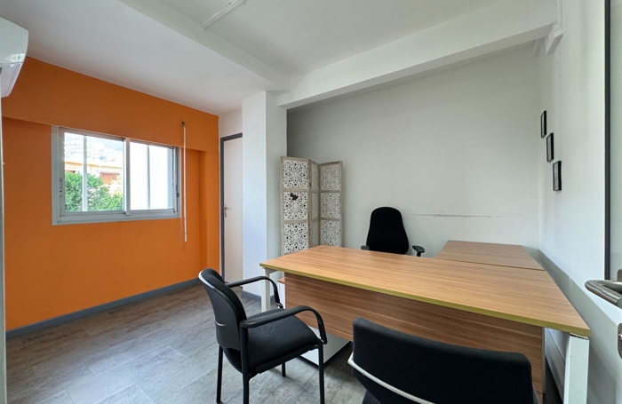 Location Bureaux 111m&sup2; 6 pi&egrave;ces Saint Denis