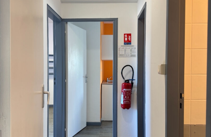 Location Bureaux 111m&sup2; 6 pi&egrave;ces Saint Denis