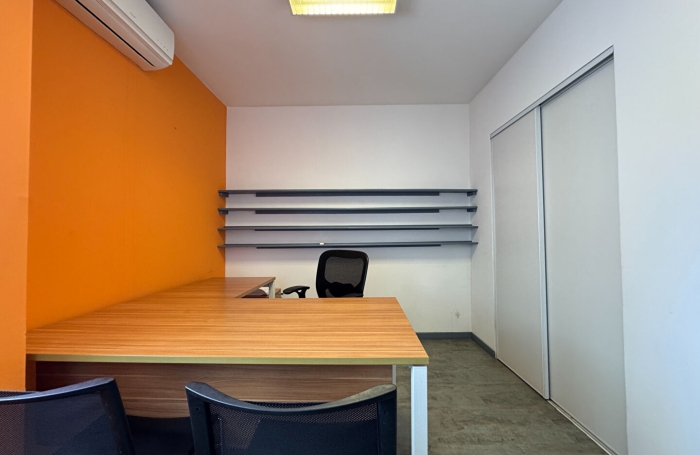 Location Bureaux 111m&sup2; 6 pi&egrave;ces Saint Denis