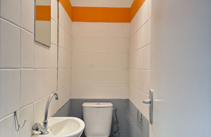 Location Bureaux 111m&sup2; 6 pi&egrave;ces Saint Denis