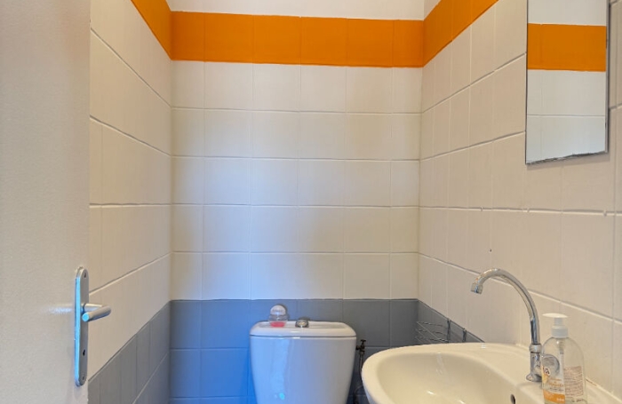 Location Bureaux 111m&sup2; 6 pi&egrave;ces Saint Denis