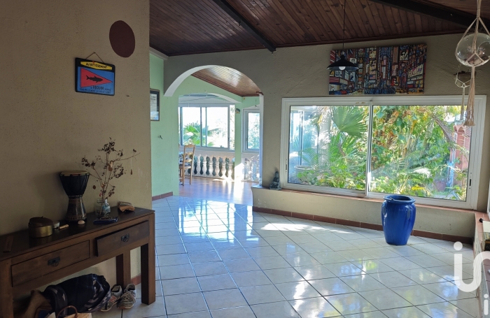 Vente Maison 220m&sup2; 5 pi&#232;ces Saint Gilles Les Hauts