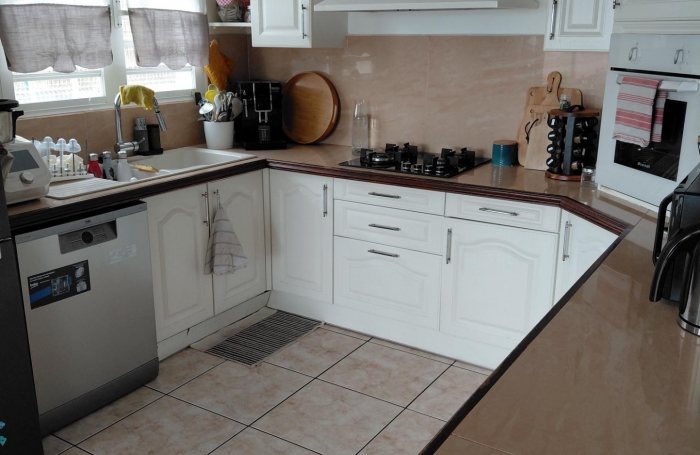 HAUT DE LA PLAINE, Villa F5, piscine, garage, sur 636m2 de terrain