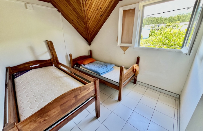 SAINT PHILIPPE 97442 - VILLA A ETAGE - BEAUX VOLUMES - PROCHE ECOLES ET COMMODITES