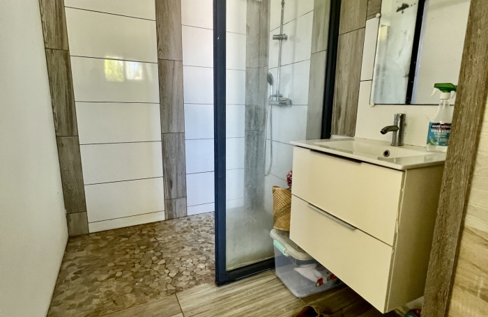 SAINT PHILIPPE 97442 - VILLA A ETAGE - BEAUX VOLUMES - PROCHE ECOLES ET COMMODITES