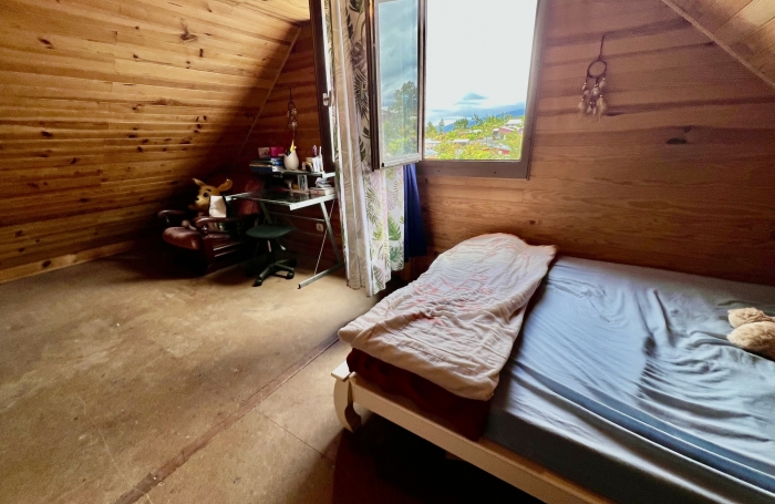 TAMPON 97430 - MAISON F4/5 À ÉTAGE - A RAFRAÎCHIR - QUARTIER VERDOYANT