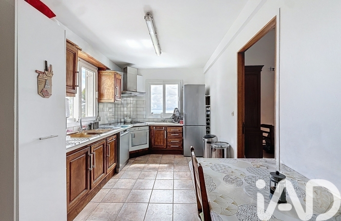 Vente Divers 185m&sup2; 5 pi&#232;ces Sainte Marie