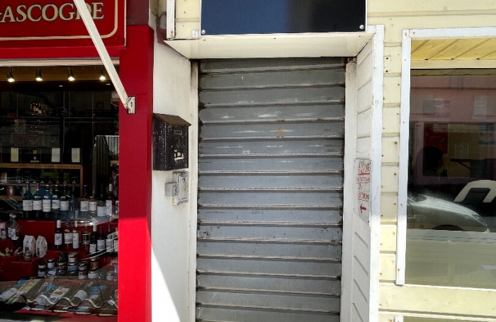 Location Local commercial 43m&sup2; 1 pi&egrave;ce Saint-Pierre