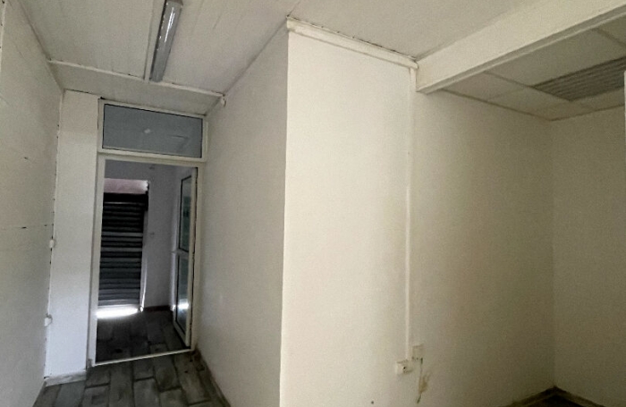 Location Local commercial 43m&sup2; 1 pi&egrave;ce Saint-Pierre