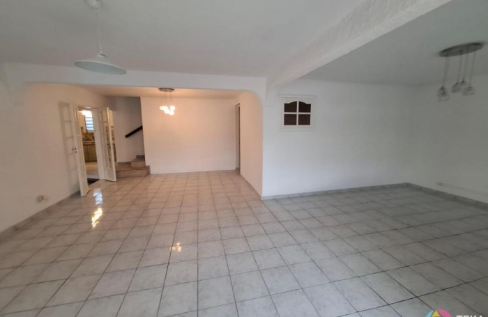 Location Maison 142m&sup2; 6 pi&#232;ces Saint André