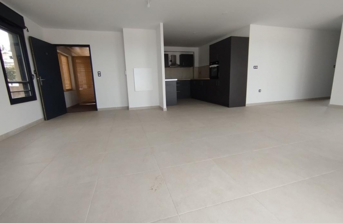 Location Appartement 94.6m&sup2; 4 pi&#232;ces Saint Gilles les Bains