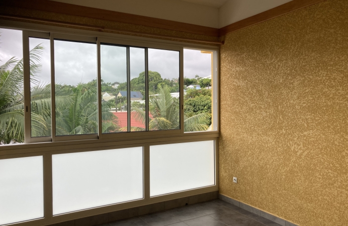 A LOUER  T2 BIS AU TAMPON