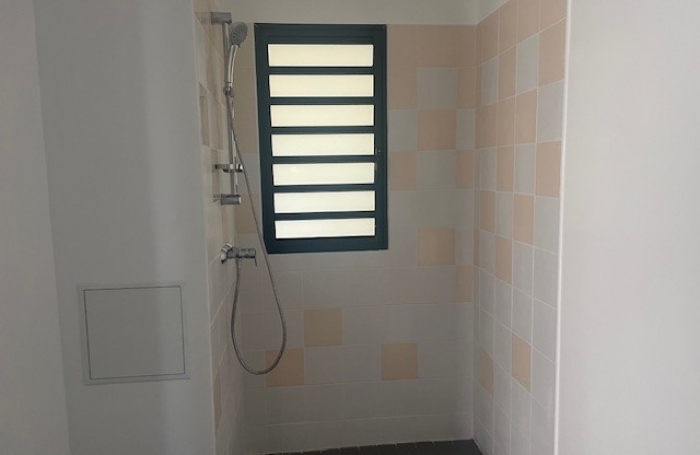 T2  PRESQUE NEUF  VUE MER GRANDE MONTEE  STE MARIE SOUMIS A CONDITIONS DE RESSOURCES