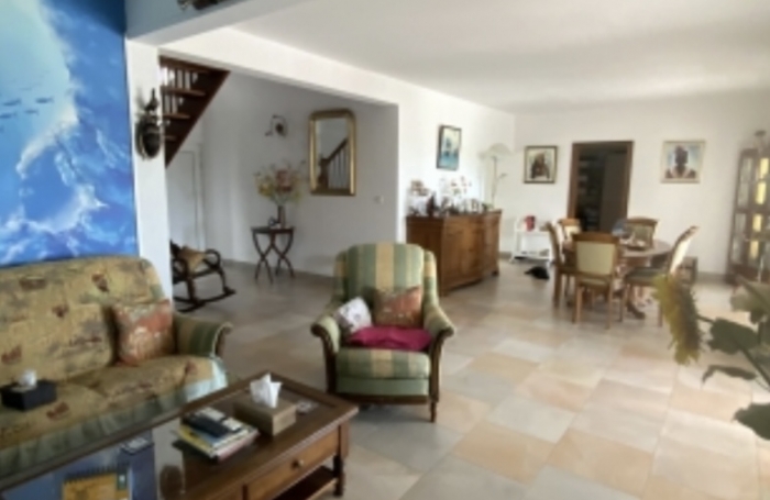 Vente Divers 187m&sup2; 6 pi&#232;ces La Montagne