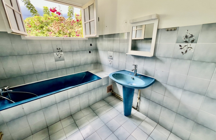 ENTRE DEUX 97414 - VILLA F6 DE PLAIN PIED - TERRAIN PLAT - SECTEUR PAISIBLE