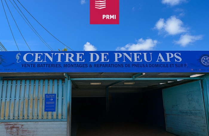 Vente Local commercial 240m&sup2; 4 pi&egrave;ces Sainte Suzanne