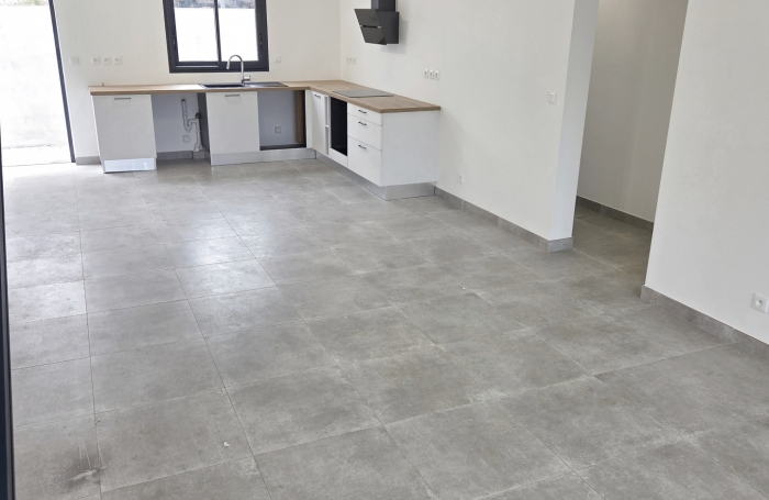 A louer villa F4 neuve St Gilles les Hauts