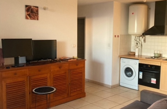 La Possession MOULIN JOLI : bel appartement 2 pi&egrave;ces lou&eacute; en meubl&eacute;