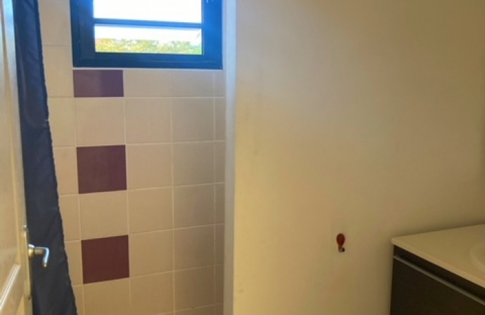 La Possession MOULIN JOLI : bel appartement 2 pi&egrave;ces lou&eacute; en meubl&eacute;