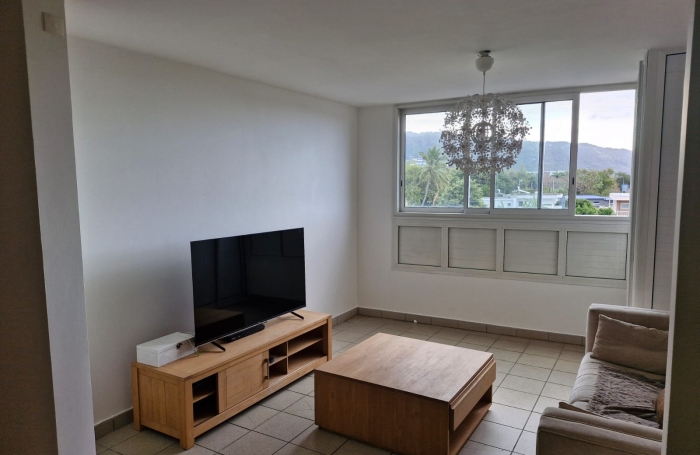 &Agrave; Saint-Denis, appartement meubl&eacute;  &agrave; louer pour famille avec enfant