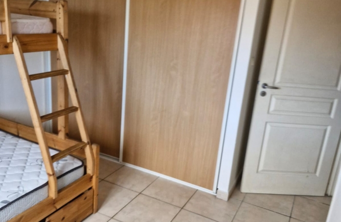 &Agrave; Saint-Denis, appartement meubl&eacute;  &agrave; louer pour famille avec enfant