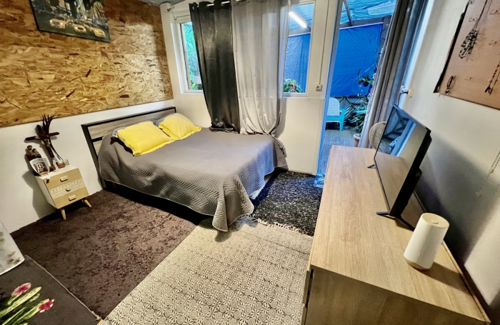 PETITE ILE 97429 - MAISON F5 LUMINEUSE - A ETAGE - VASTE TERRAIN - AU CALME