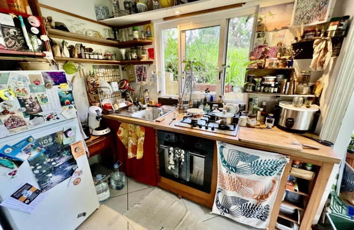 ENTRE DEUX 97414 - VILLA FONCTIONNELLE + BUNGALOW - VASTE TERRAIN ARBORE - CADRE VERDOYANT