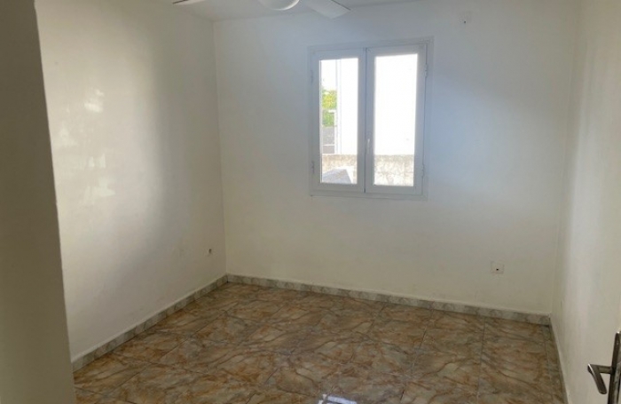 CASE CREOLE ST ANDRE AVENUE DE BOURBON PROCHE CENTRE VILLE