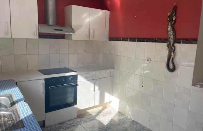 CASE CREOLE ST ANDRE AVENUE DE BOURBON PROCHE CENTRE VILLE