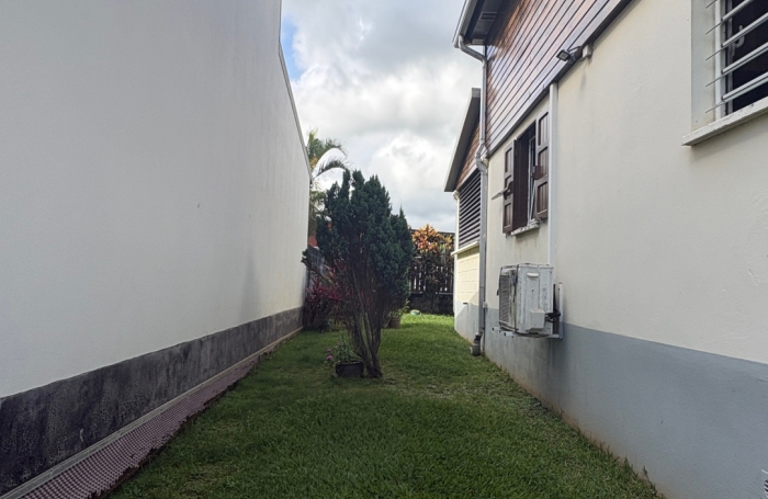 Maison avec terrasse &agrave; acheter &agrave; Sainte-Suzanne