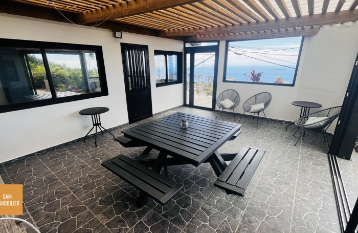 Maison 4 Chambres avec Jacuzzi et Vue Oc&eacute;an