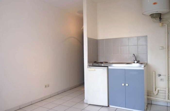 Petit studio lumineux - quartier Monthyon