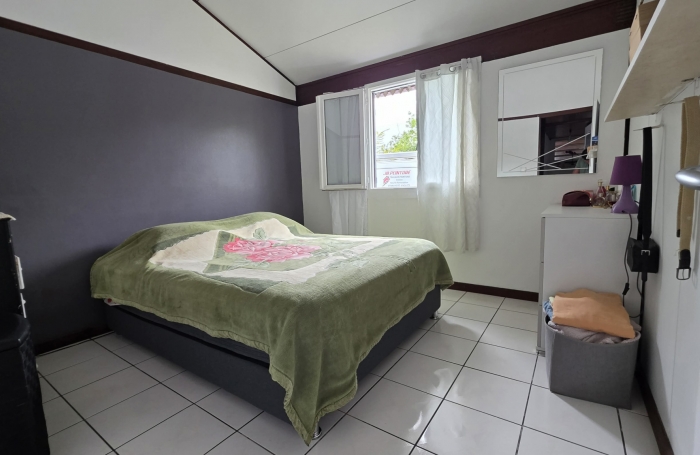 SAINT JOSEPH 97480 - MAISON ENTRETENUE - LUMINEUSE - PLAIN PIED - TERRAIN PLAT - PROCHE COMMODITES