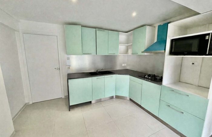 SAINT JOSEPH 97480 - VILLA F4 RENOVEE - FONCTIONNELLE ET LUMINEUSE - SECTEUR VERDOYANT