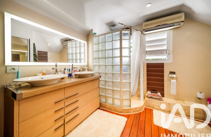 Vente Maison 235m&sup2; 7 pièces La Montagne