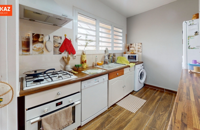 Vente Appartement 81.85m&sup2; 4 pi&egrave;ces Saint Gilles Les Hauts