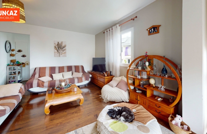 Vente Appartement 95.35m&sup2; 4 pi&egrave;ces Saint Gilles Les Hauts