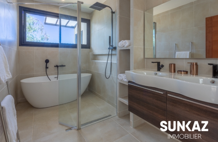 Location Maison 127m&sup2; 5 pi&egrave;ces Saint-Pierre