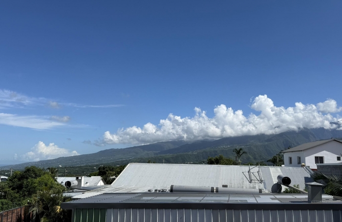 SAINT PIERRE - 97410 -TERRAIN PLAT BIEN PROPORTIONN&Eacute; - POTENTIEL IND&Eacute;NIABLE