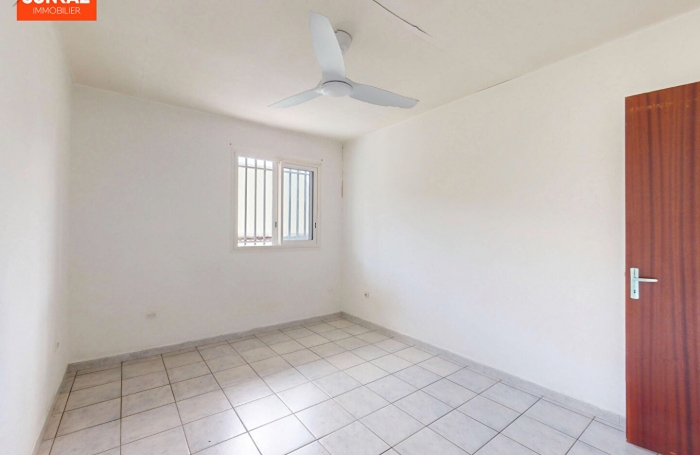 Vente Appartement 79.4m&sup2; 4 pi&egrave;ces Saint-Pierre