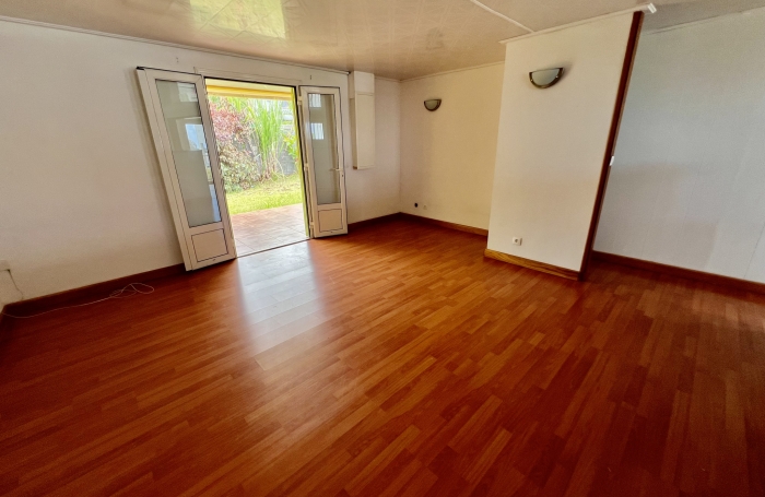 PETITE ILE 97429 - VILLA F4 EN PARFAIT ETAT - BEAUX VOLUMES - QUARTIER PRISE - FACILE D'ACCES