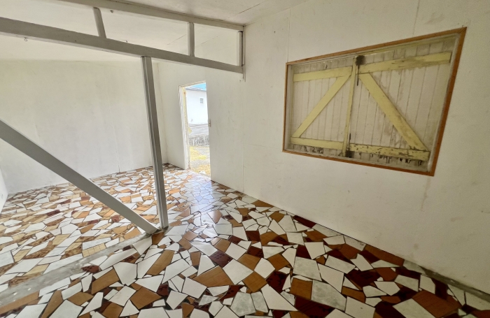 PETITE ILE 97429 - VILLA F4 EN PARFAIT ETAT - BEAUX VOLUMES - QUARTIER PRISE - FACILE D'ACCES