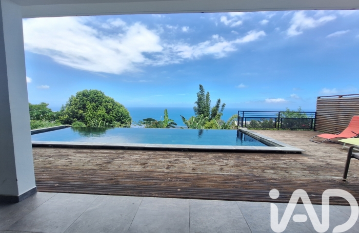 Vente Divers 200m&sup2; 7 pièces La Possession