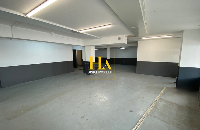 Location Local commercial 127m&sup2; 3 pi&egrave;ces Saint-Pierre