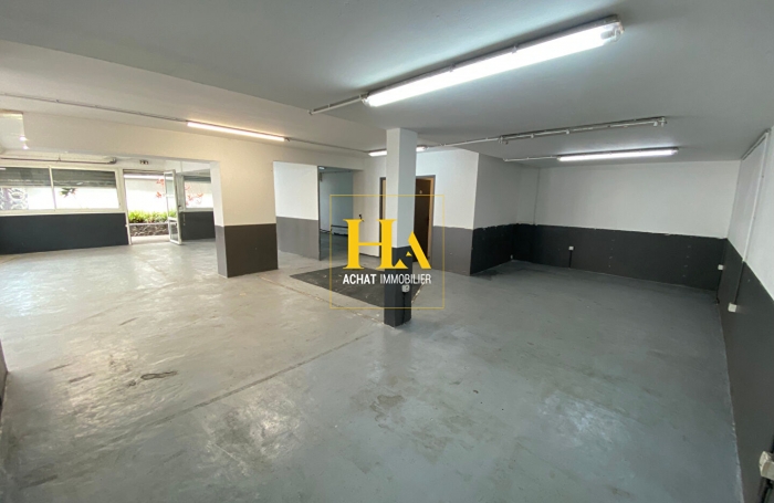 Location Local commercial 127m&sup2; 3 pi&egrave;ces Saint-Pierre